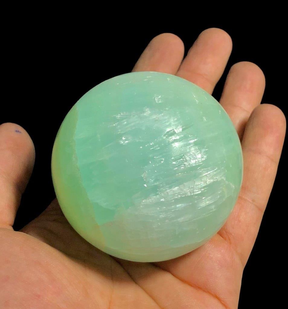 650 Grams Aragonite Sphere: 650 Grams Aragonite SphereShipping Rate: FREE SHIPPING .shipping rates are determined by Parcel weight and destination.Combined shipping: We offer combine shipping on multiple items purchased to reduc