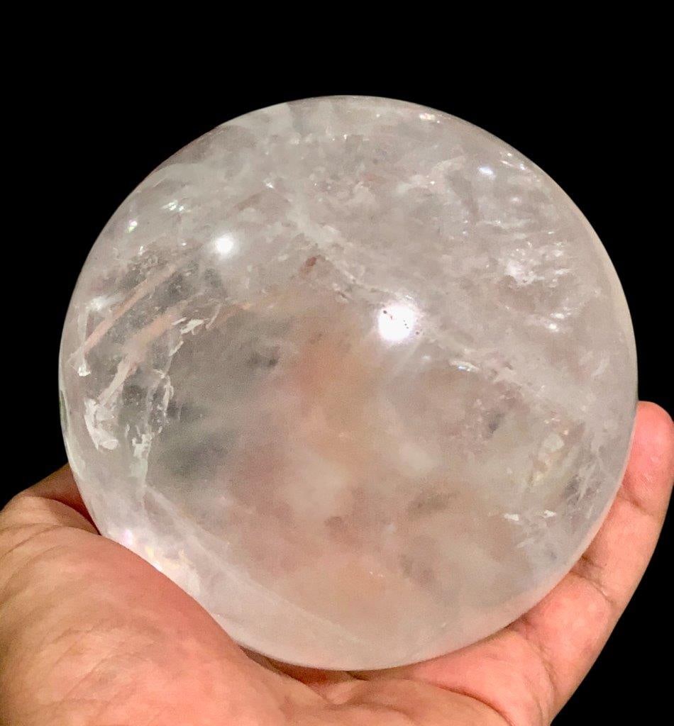 1.2 KG Clear Quartz Healing Sphere: 1.2 KG Clear Quartz Healing Sphere Shipping Rate: FREE SHIPPING .shipping rates are determined by Parcel weight and destination.Combined shipping: We offer combine shipping on multiple items purchased