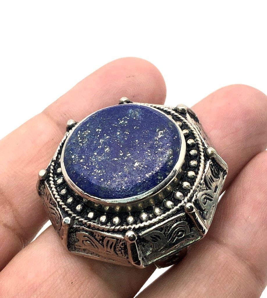 Lapis Lazuli Boho Brass Ring ? Ethnic Style Statement Jewelry ? Vintage Bohemian Blue Stone Ring for: Add a bold and elegant touch to your look with this Lapis Lazuli Boho Brass Ring, designed in a timeless ethnic style. Featuring a deep blue lapis lazuli stone with natural golden flecks, this ring ex