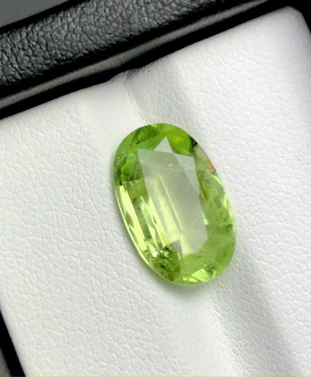 5 Carats Natural Peridot Gemstone - 14X9X5 mm (1 of 4)