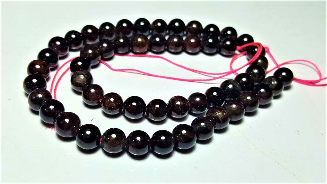Polished Garnet Beaded Necklace (1 of 2)