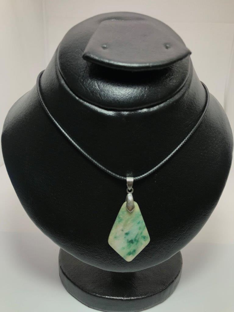 Natural Green Aventurine Gemstone Pendant Elegant Crystal Necklace: Natural Green Aventurine Gemstone Pendant Elegant Crystal Necklace Shipping: $23.00. Shipping rates are determined by Parcel weight and destination.