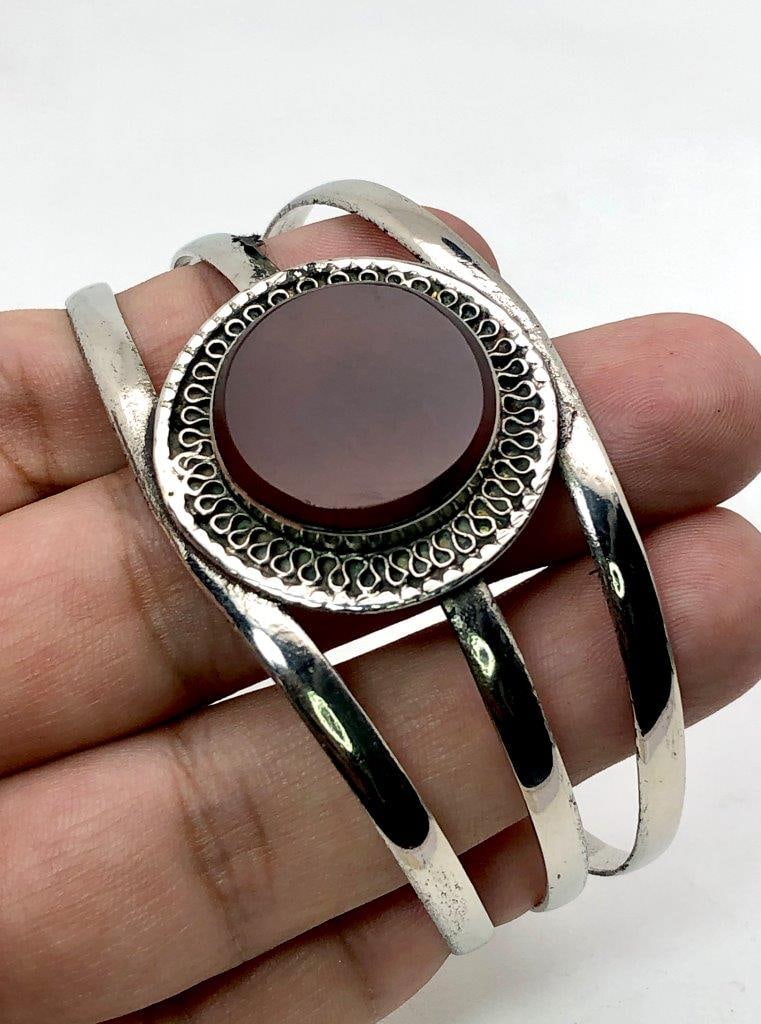 Brown Agate Brass Bracelet Natural Gemstone Jewelry: Brown Agate Brass Bracelet Natural Gemstone Jewelry Shipping: $23.00. Shipping rates are determined by Parcel weight and destination.