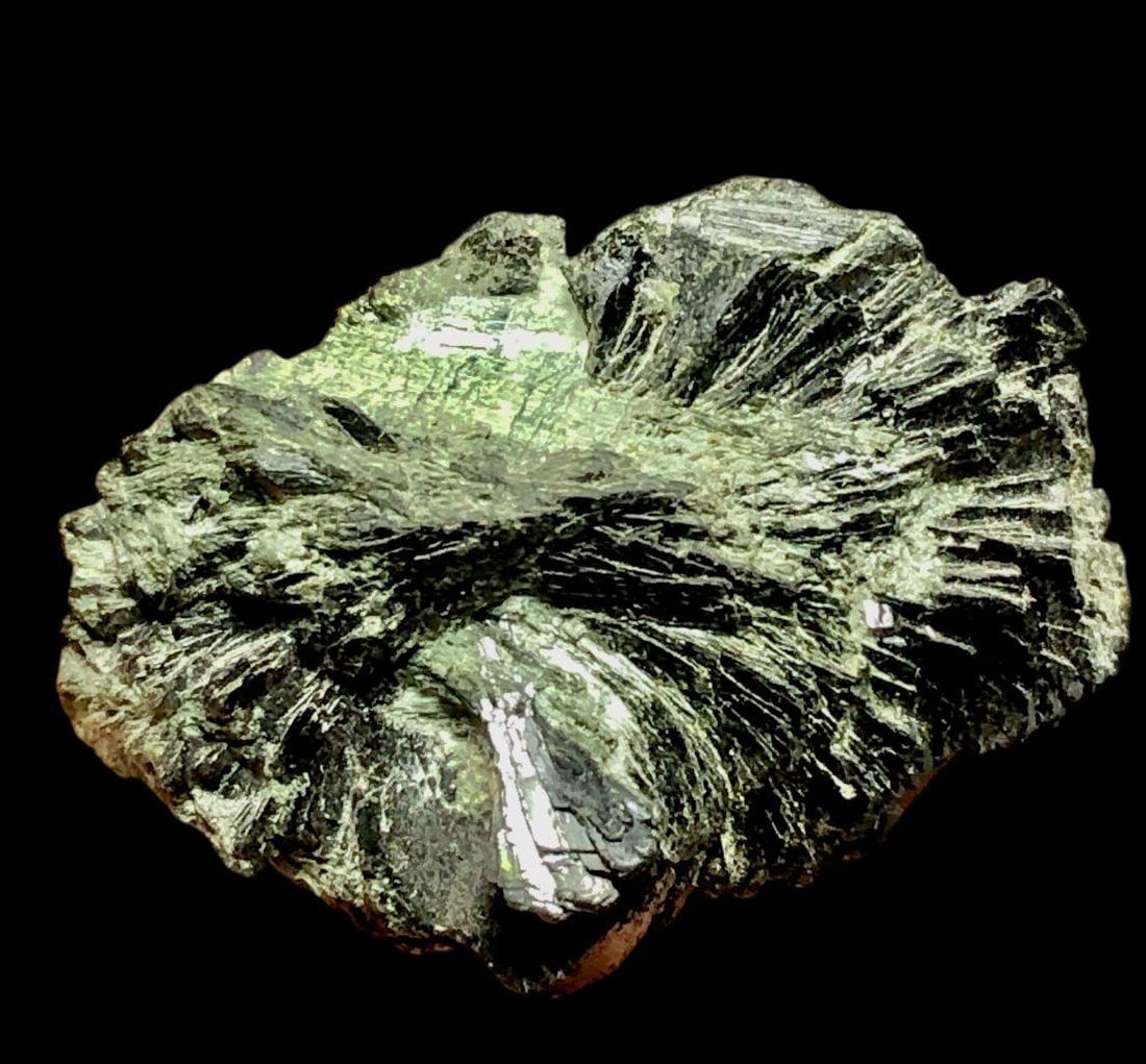 40.20 Grams Natural Epidote Mineral Specimen - 43X33X30 mm (1 of 2)