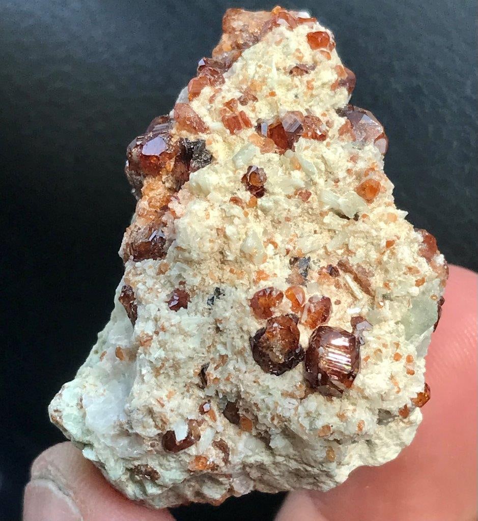 36.14 GRAMS Spessartite Garnet Mineral - SPECIMEN - 40X29X23 mm: 36.14 GRAMS Spessartite Garnet Mineral - SPECIMEN - 40X29X23 mmShipping Rate: 23$ .shipping rates are determined by Parcel weight and destination.Combined shipping: We offer combine shipping on multip