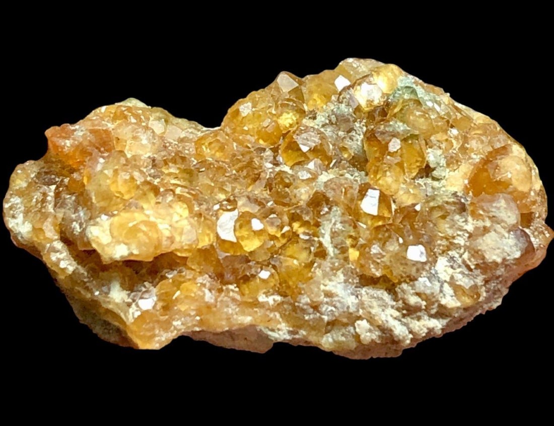 8.68 Grams Hessonite Garnet Crystals Cluster - 32X19X12 mm: 8.68 Grams Hessonite Garnet Crystals Cluster - 32X19X12 mm Shipping Rate: 23$ .shipping rates are determined by Parcel weight and destination.Combined shipping: We offer combine shipping on multiple i