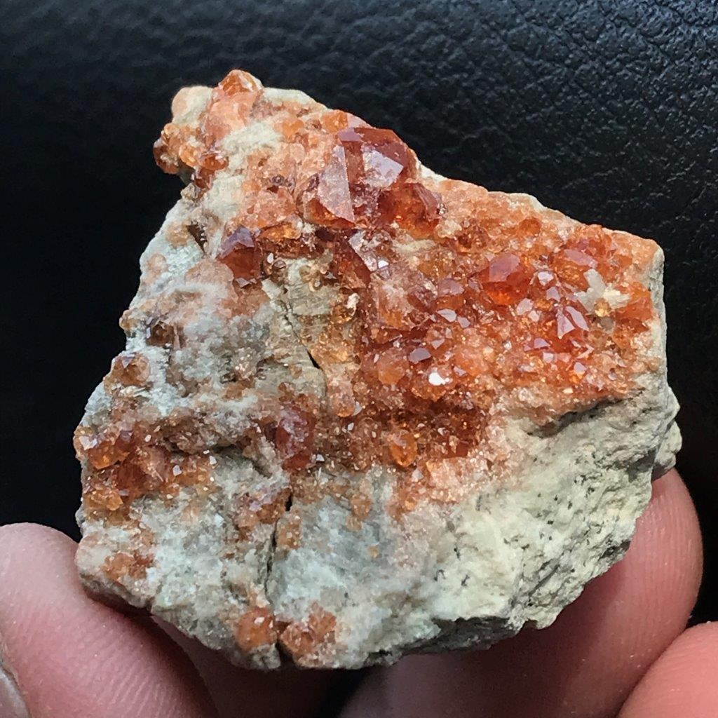 Spessartite Garnet Mineral - SPECIMEN - 32.51 GRAMS - 29X33X28 mm: Spessartite Garnet Mineral - SPECIMEN - 32.51 GRAMS - 29X33X28 mmShipping Rate: 23$ .shipping rates are determined by Parcel weight and destination.Combined shipping: We offer combine shipping on mult