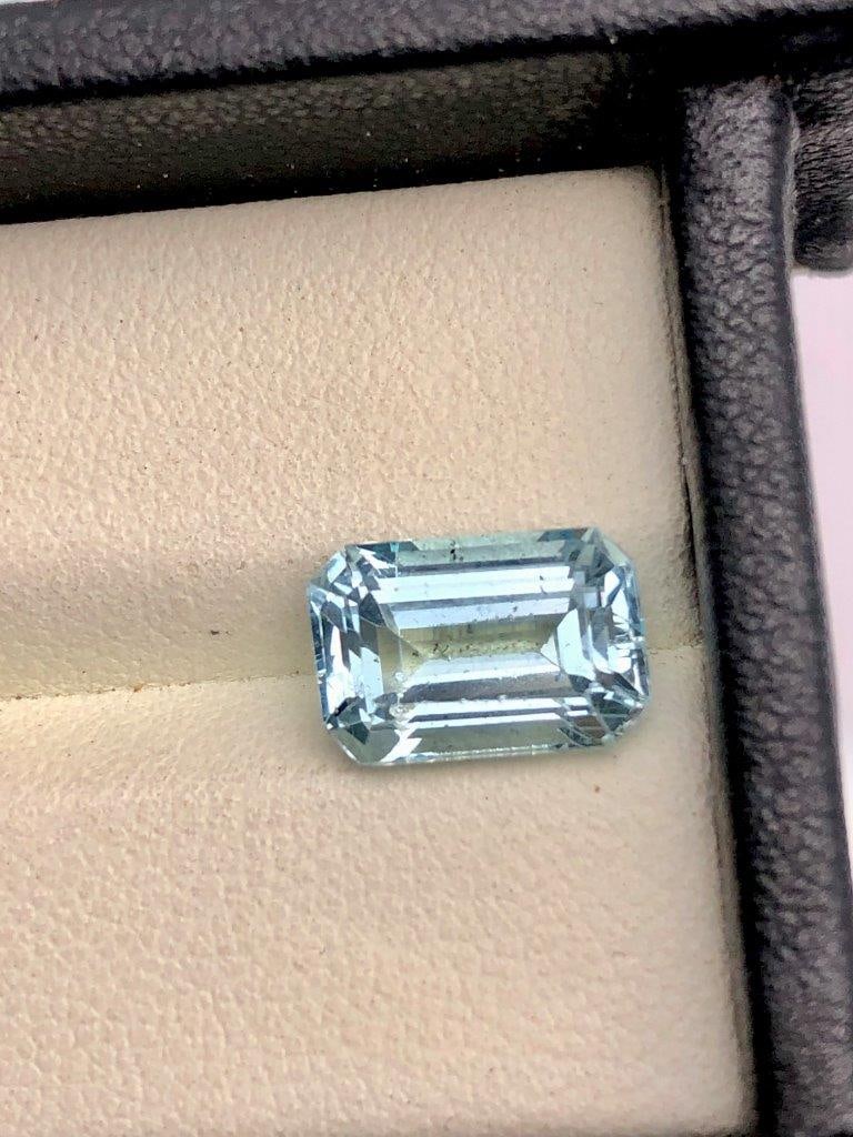 5.50 Carats Emerald Cut Sea Blue Aquamarine Gemstone - 12X9X7 mm (1 of 3)