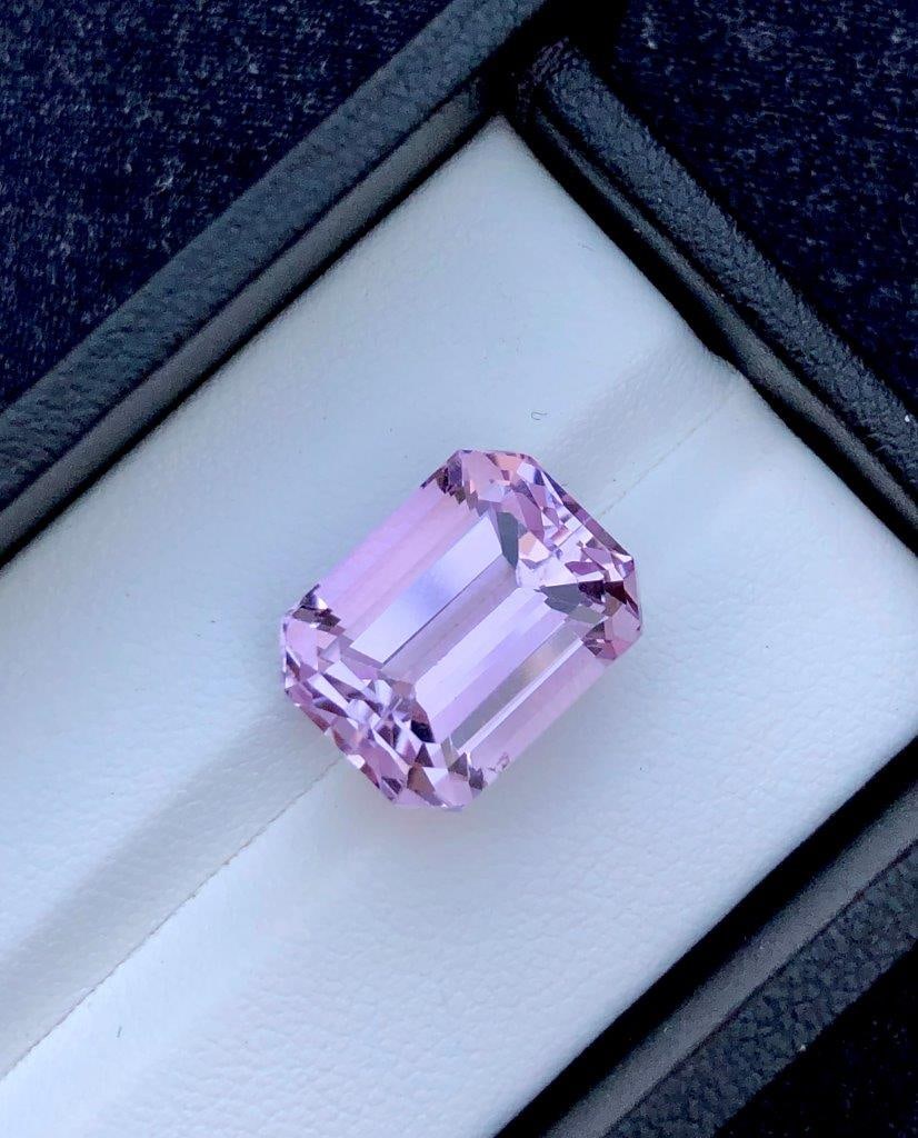 Emerald Pink Kunzite - 5.95 Carats: Emerald Pink Kunzite - 5.95 CaratsShipping Rate: FREE SHIPPINGshipping rates are FREE WORLDWIDECombined shipping: We offer combine shipping on multiple items purchased to reduce shipping cost.