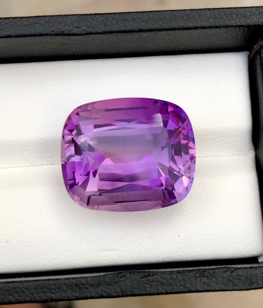 25.10 Carats Cushion Natural Amethyst - 20X17X12 mm (1 of 3)
