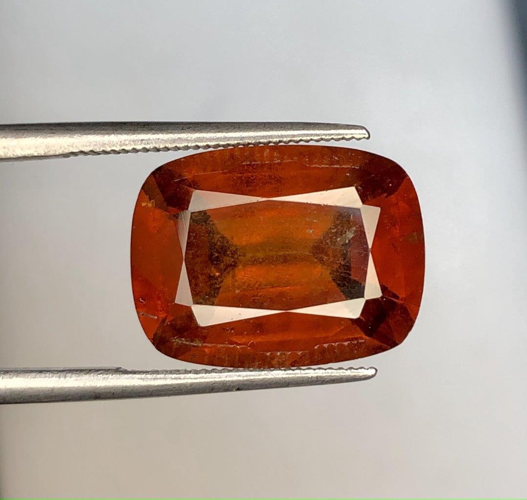 8.45 Carats Natural Hessonite Garnet Gemstone - 15X11X7 mm (1 of 4)