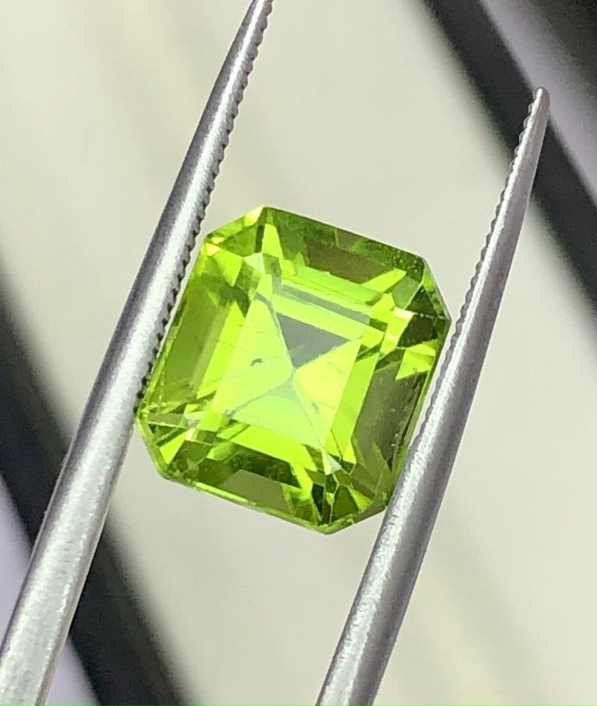 4.95 Carats Natural Asscher Cut Peridot Gemstone - 10X9X8 mm (1 of 5)