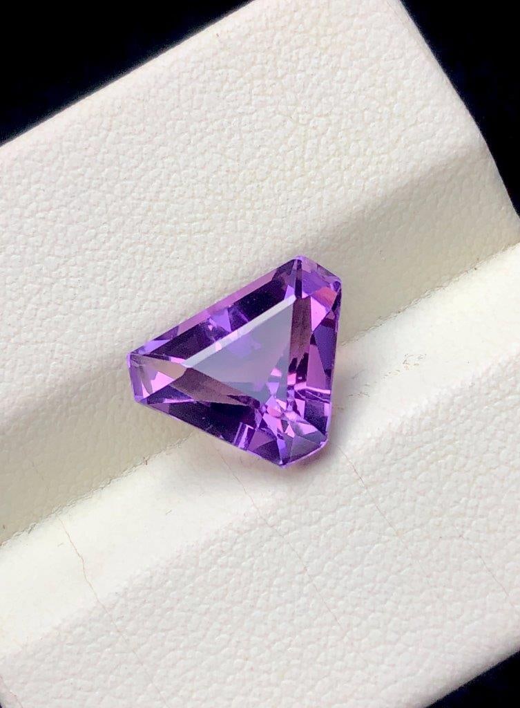 4.85 Cts Top Quality Natural Amethyst Stone Purple Loose Gemstone - 12X11X7 mm: 4.85 Cts Top Quality Natural Amethyst Stone Purple Loose Gemstone - 12X11X7 mm SHIPPING: 23$ W