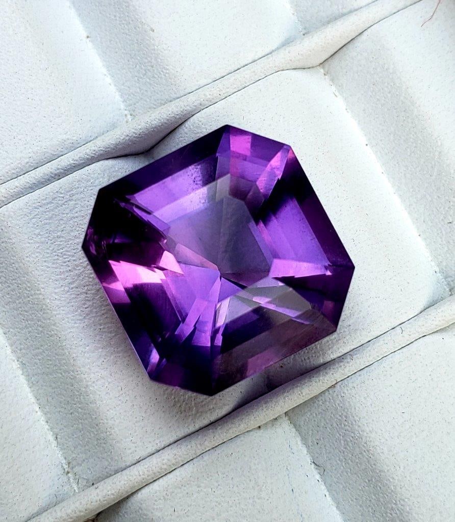 Amethyst Asscher Cut - 23.5 Carats: Amethyst Asscher Cut - 23.5 Carats - 17X17X14 mmShipping Rate: $15.00 .shipping rates are determined by Parcel weight and destination.Combined shipping: We offer combine shipping on multiple items pur