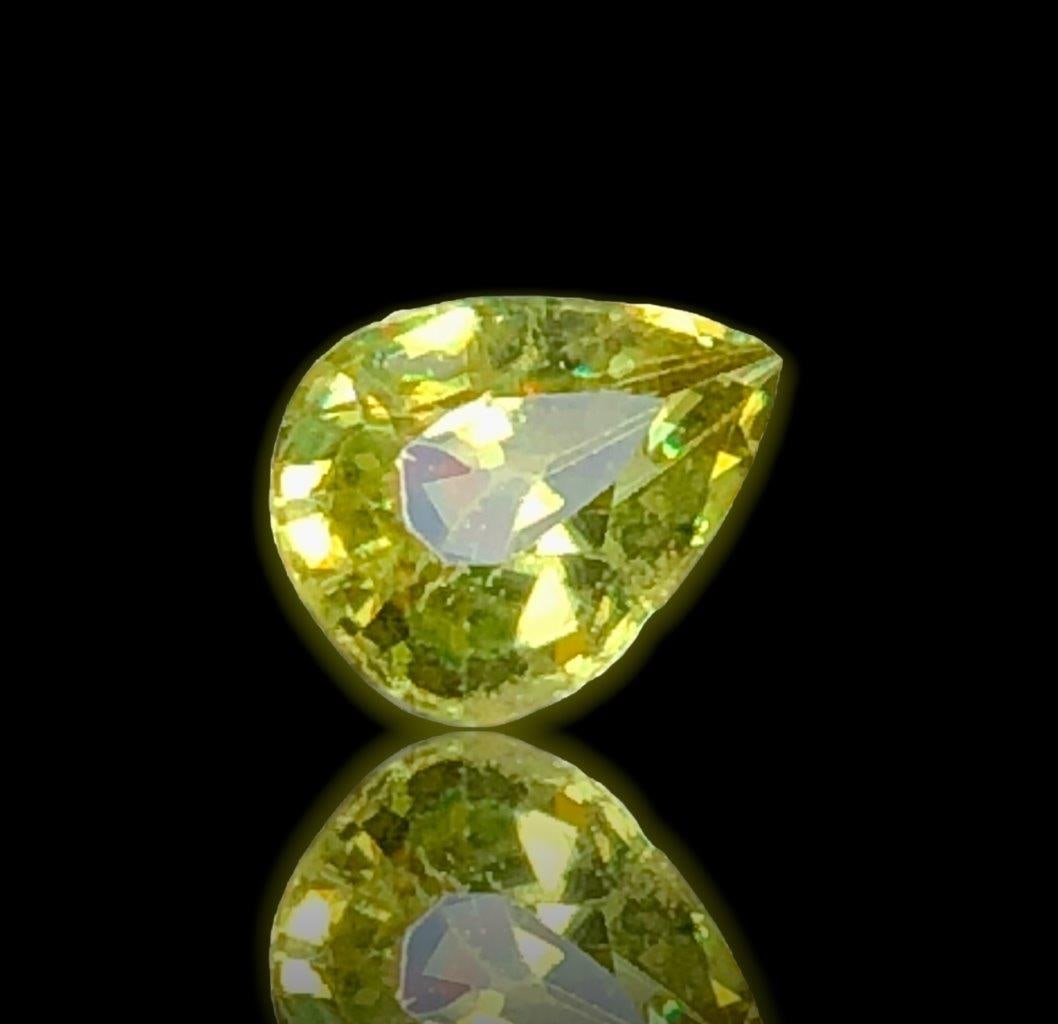 2.25 Carats Fire Sphene - 9X7X5 mm (1 of 4)