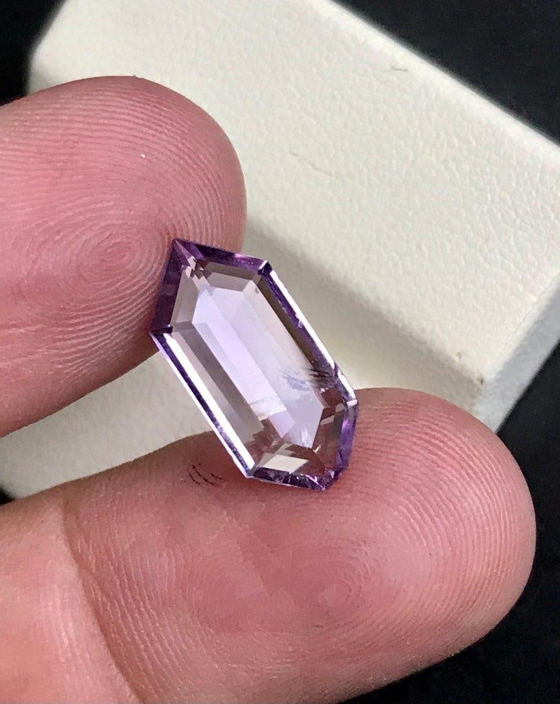 3.25 Carats Natural AMETHYST GEMSTONE FOR JEWELRY - 16X8X4 mm: 3.25 Carats Natural AMETHYST GEMSTONE FOR JEWELRY - 16X8X4 mmShipping: