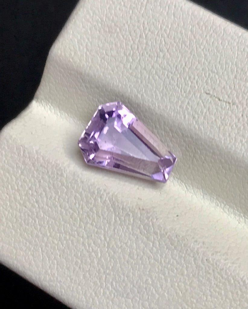 3.83 cts Natural Deep Purple Amethyst Loose Gemstone - 12X9X7 mm: 3.83 cts Natural Deep Purple Amethyst Loose Gemstone - 12X9X7 mmShipping: