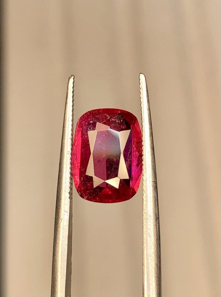 Very Fine Quality Rubelite Tourmaline for Jewelry - 0.90 Carats - 6X5X4 mm: Very Fine Quality Rubelite Tourmaline for Jewelry - 0.90 Carats - 6X5X4 mm SHIPPING: 23$