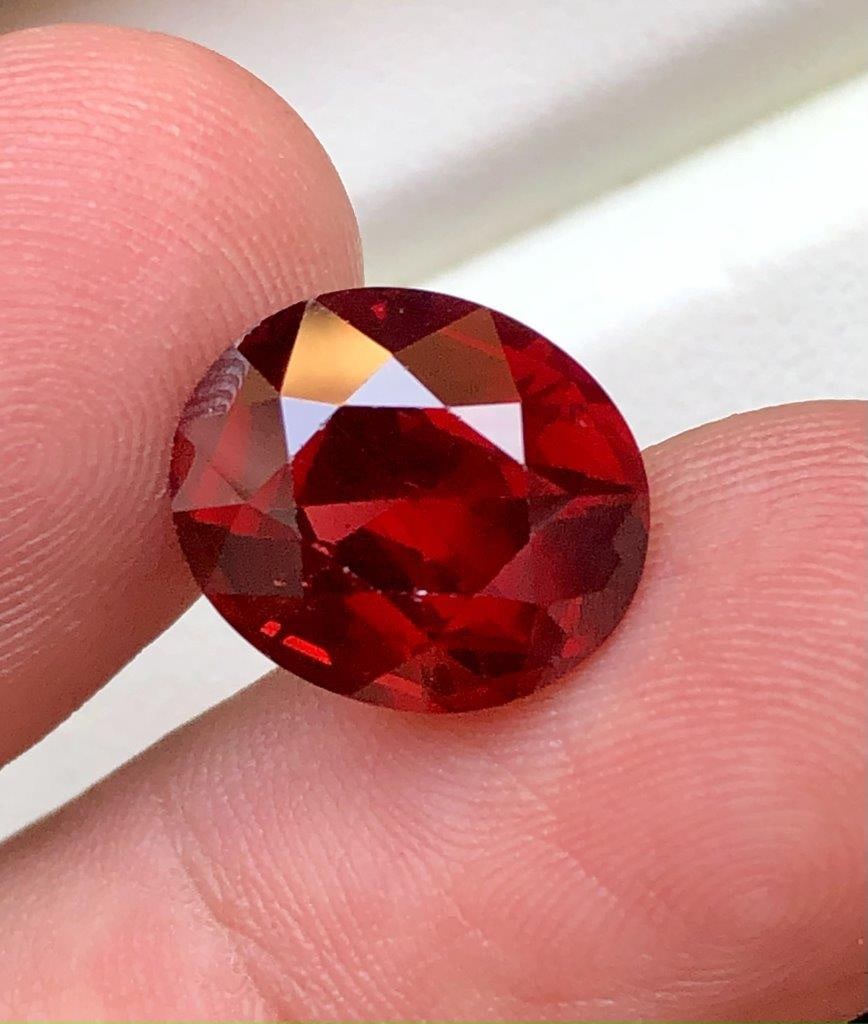 Pigeon Blood Natural Rhodolite Garnet Gemstone 9 Carats - 13X11X8 mm: Pigeon Blood Natural Rhodolite Garnet Gemstone 9 Carats - 13X11X8 mm SHIPPING: 23$