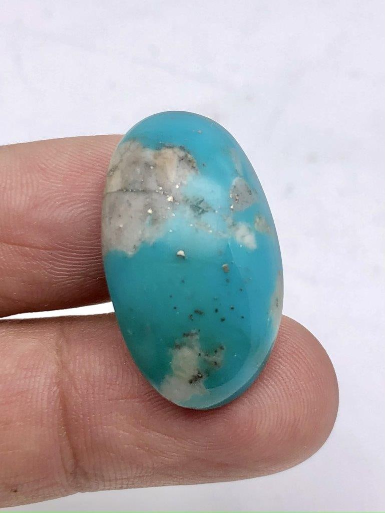 30 Carats Natural Turquoise Gemstone - 28X16X10 mm: 30 Carats Natural Turquoise Gemstone - 28X16X10 mm SHIPPING: 23$