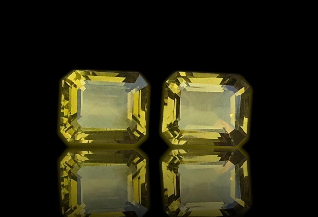 Jewelry Size Citrine Quartz Paired - 18 Carats - 14X12X8 mm: Jewelry Size Citrine Quartz Paired - 18 Carats - 14X12X8 mm Shipping Rate: FREE SHIPPINGshipping rates are FREE WORLDWIDECombined shipping: We offer combine shipping on multiple items purchased to red