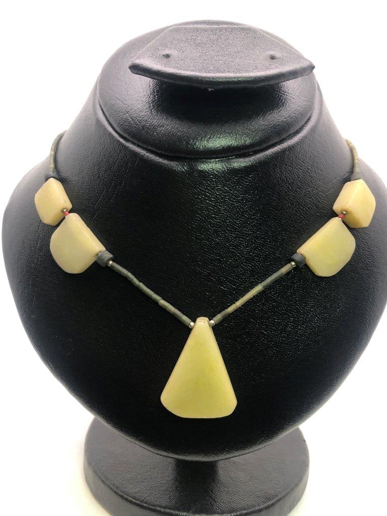 Vintage Serpentine Necklace ? Antique Jewelry, Old Fashion Design: Discover this stunning vintage serpentine necklace, featuring graceful curves and classic elegance. Perfect for collectors and lovers of retro jewelry, this piece adds sophistication to any collection