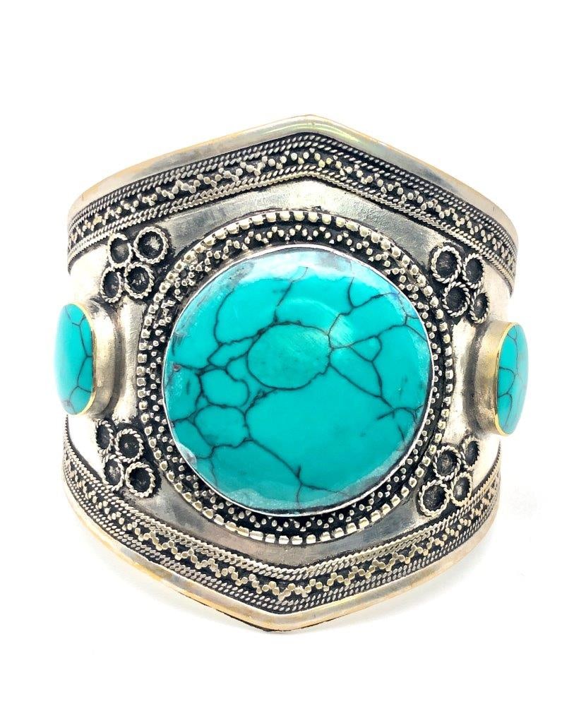 Chinese Turquoise & Brass Bangle Bracelet ? Round Natural Stone Accents ? Vintage Ethnic Jewelry: Offered is a striking Chinese turquoise and brass bangle bracelet accented with round natural turquoise stones. The vibrant cabochons display characteristic matrix veining and tonal variation, ranging
