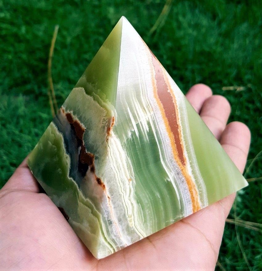 Natural Green Onyx Pyramid - Sculpture - 450 Grams: Natural Green Onyx Pyramid - Sculpture - 450 GramsShipping Rate: $45.00 .shipping rates are determined by Parcel weight and destination.Combined shipping: We offer combine shipping on multiple items p