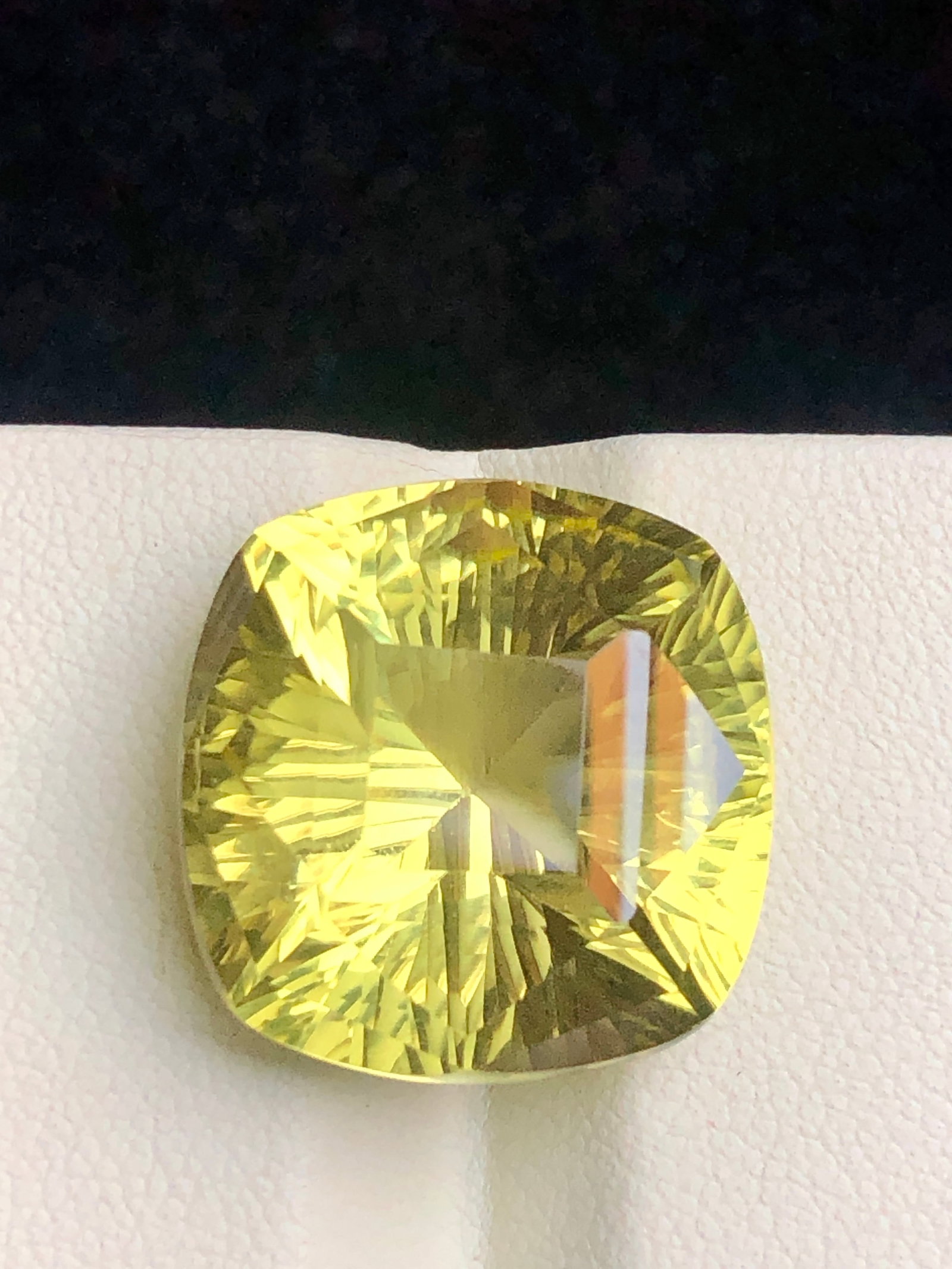 27.35 Carats Natural Lemon Quartz flawless Top quality - 18.5X18.5X14 mm: 27.35 Carats Natural Lemon Quartz flawless Top quality - 18.5X18.5X14 mmShipping Rate: 23$ WorldWideshipping rates are determined by Parcel weight and destination.Combined shipping: We offer combine s