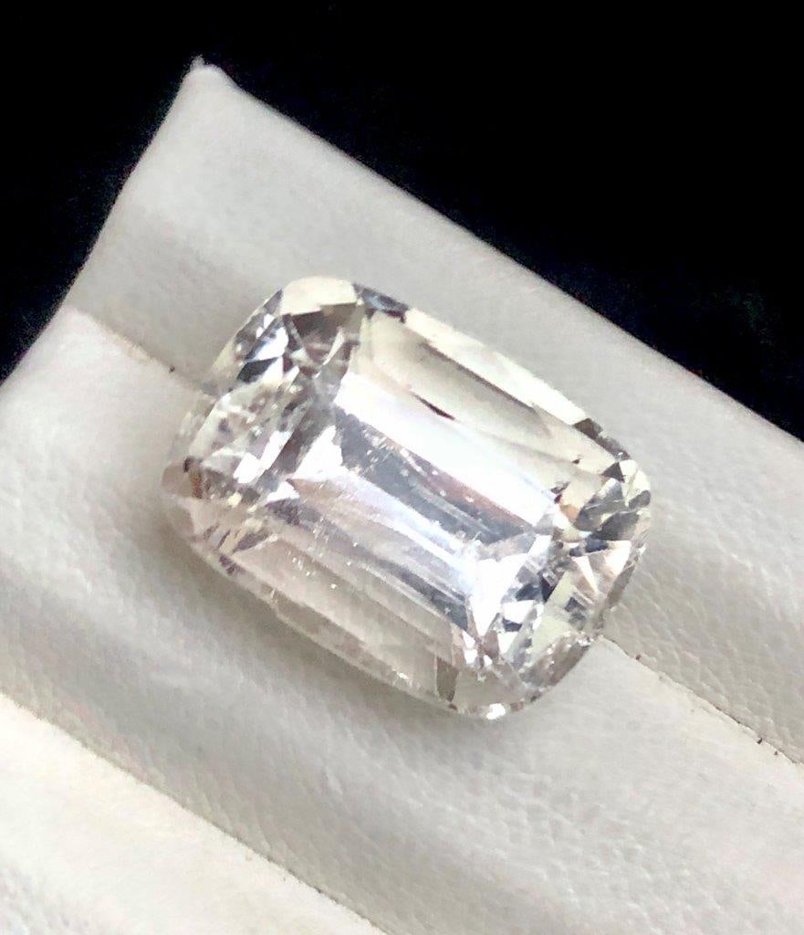 15.05 cts Genuine Golden Topaz Loose Stone ? Vibrant Golden Sparkle - 16X12X10 mm: 15.05 cts Genuine Golden Topaz Loose Stone ? Vibrant Golden Sparkle - 16X12X10 mmShipping Rate: 23$ WorldWideshipping rates are determined by Parcel weight and destination.Combined shipping: We offer 