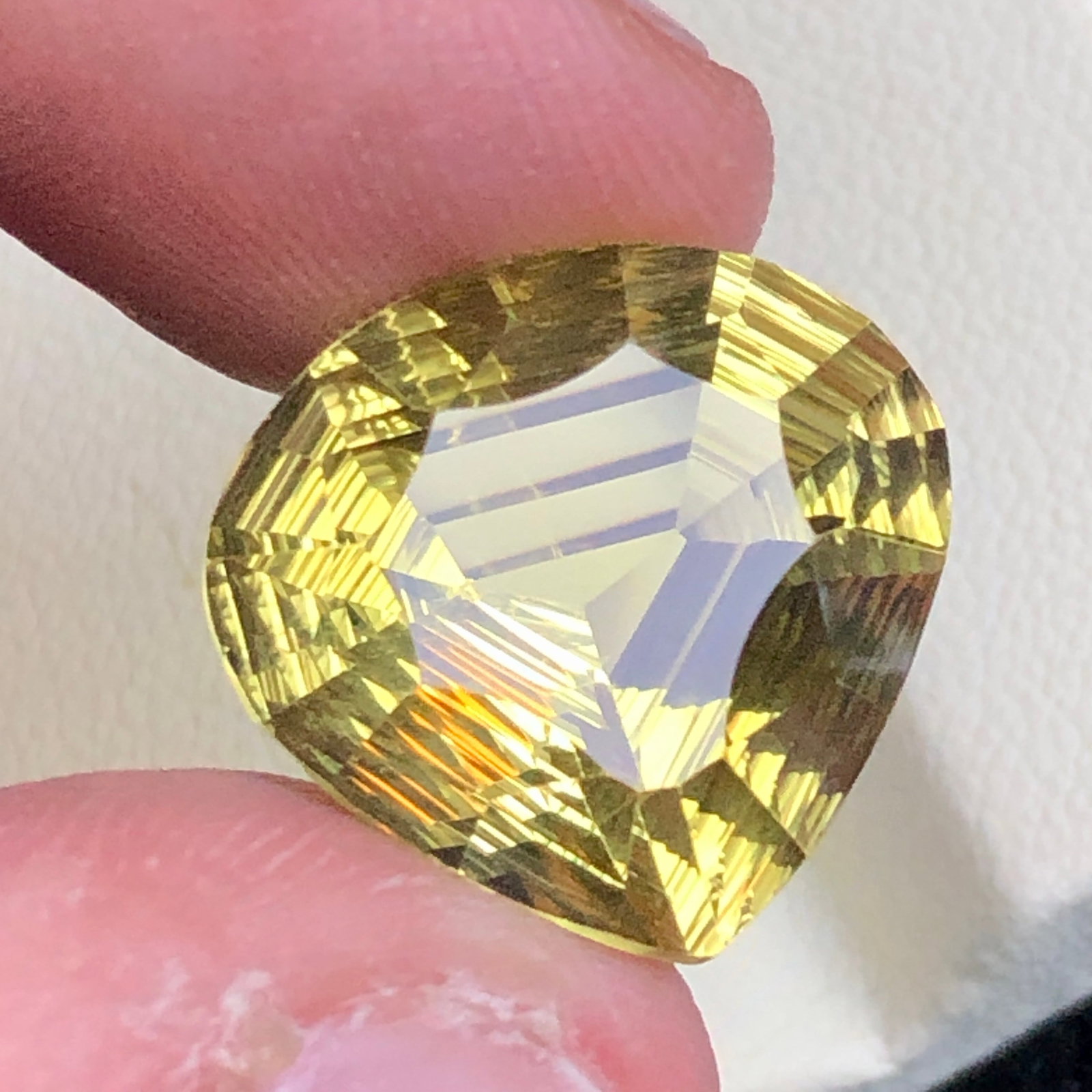 14.70 Carats Natural Lemon Quartz flawless Top quality - 17X18X10 mm: 14.70 Carats Natural Lemon Quartz flawless Top quality - 17X18X10 mm Rate: 23$ WorldWideshipping rates are determined by Parcel weight and destination.Combined shipping: We offer combine shipping on m