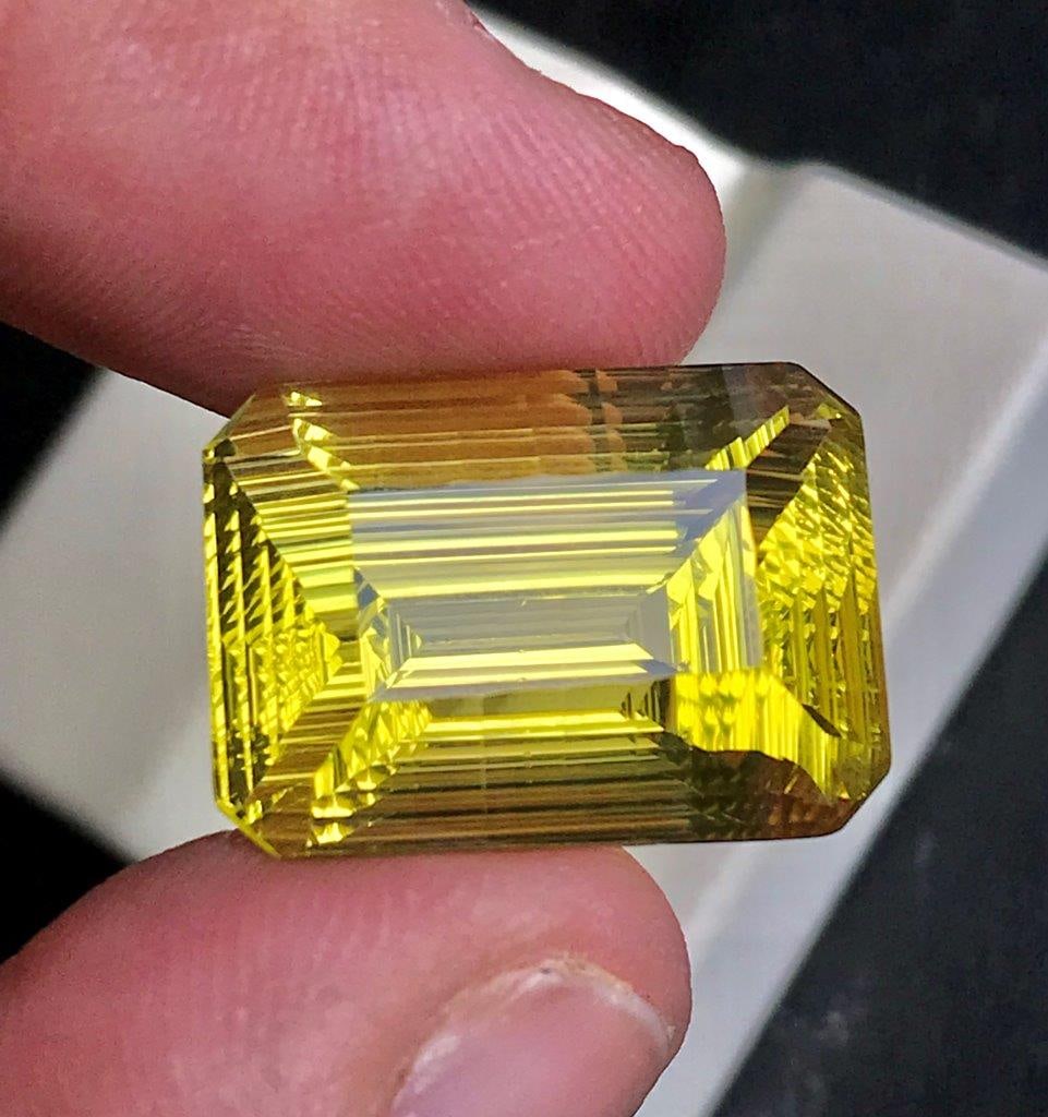 Premium Natural Lemon Quartz High Quality Faceted Loose Gemstone - 20.85 Carats - 20X14X12 mm (1 of 7)