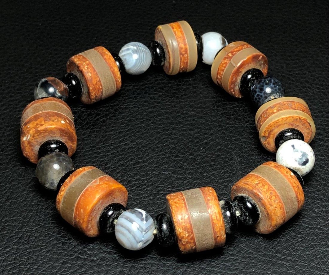 Antique Egyptian Agate Bracelet: Antique Egyptian Agate BraceletShipping Rate: $23.00 .shipping rates are determined by Parcel weight and destination.Combined shipping: We offer combine shipping on multiple items purchased to reduce 