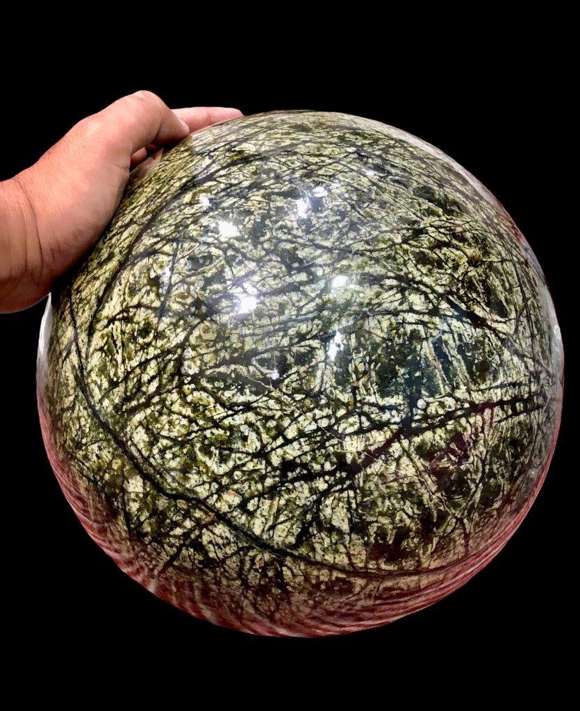 32 KG Jungle Green Sarpentine Sphere: 32 KG Jungle Green Sarpentine Sphere Shipping Rate: FREE SHIPPING .shipping rates are determined by Parcel weight and destination.Combined shipping: We offer combine shipping on multiple items purchas
