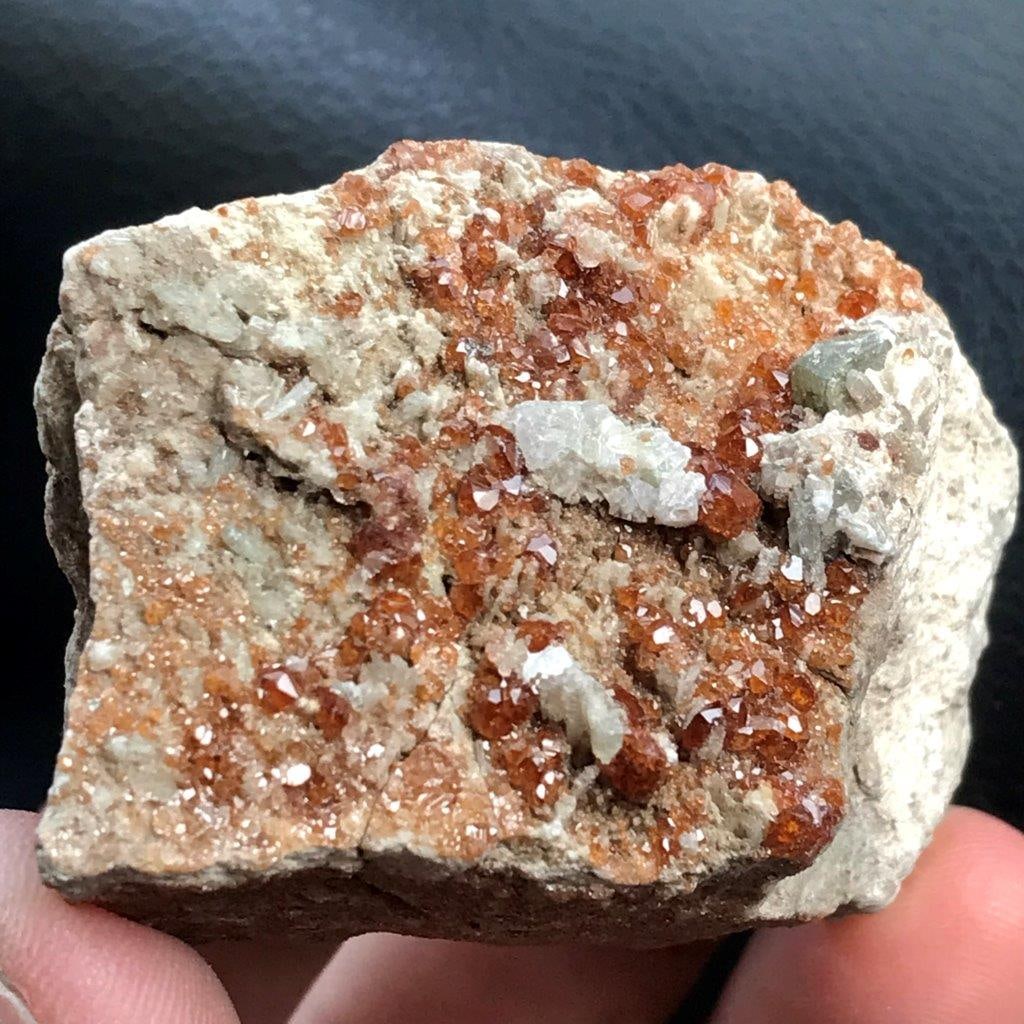 Spessartite Garnet Mineral - SPECIMEN - 75.99 GRAMS -57X35X23 mm: Spessartite Garnet Mineral - SPECIMEN - 75.99 GRAMS -57X35X23 mm Shipping Rate: 23$ .shipping rates are determined by Parcel weight and destination.Combined shipping: We offer combine shipping on mult