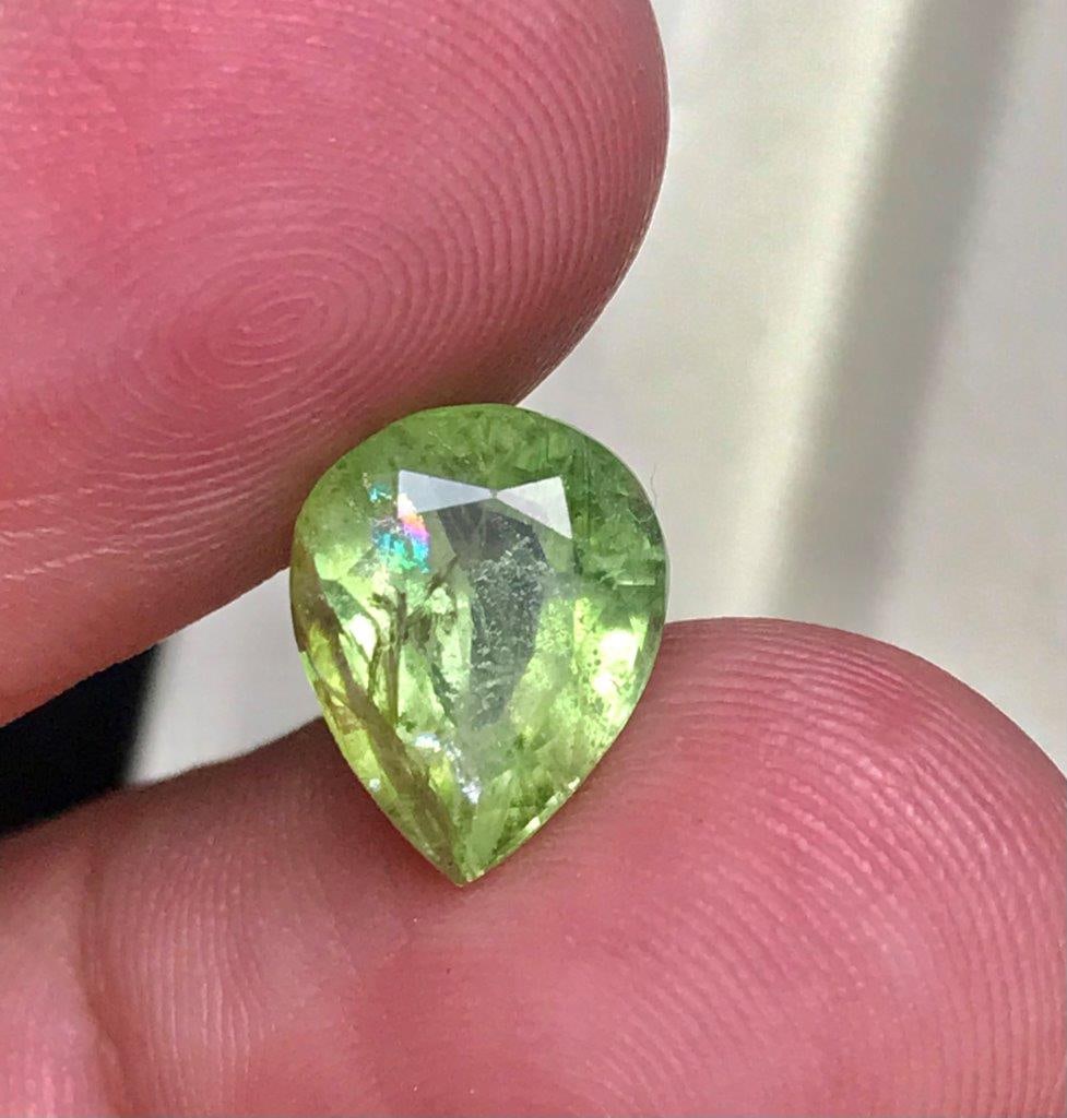 3.70 Carats Natural Peridot Gemstone Green Loose Jewelry Stone - 11X9X6 mm: 3.70 Carats Natural Peridot Gemstone Green Loose Jewelry Stone - 11X9X6 mm Shipping: