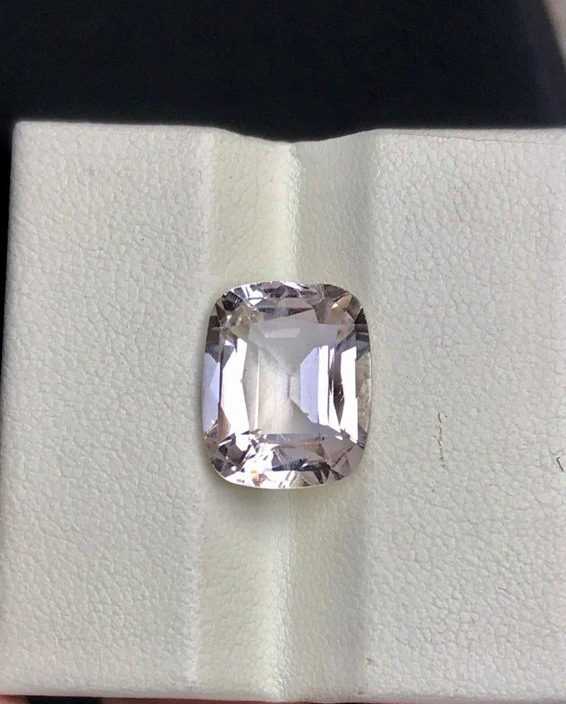 7.15 carats Natural Golden Topaz Loose Stone - 12X10X8 mm: 7.15 carats Natural Golden Topaz Loose Stone - 12X10X8 mmShipping: