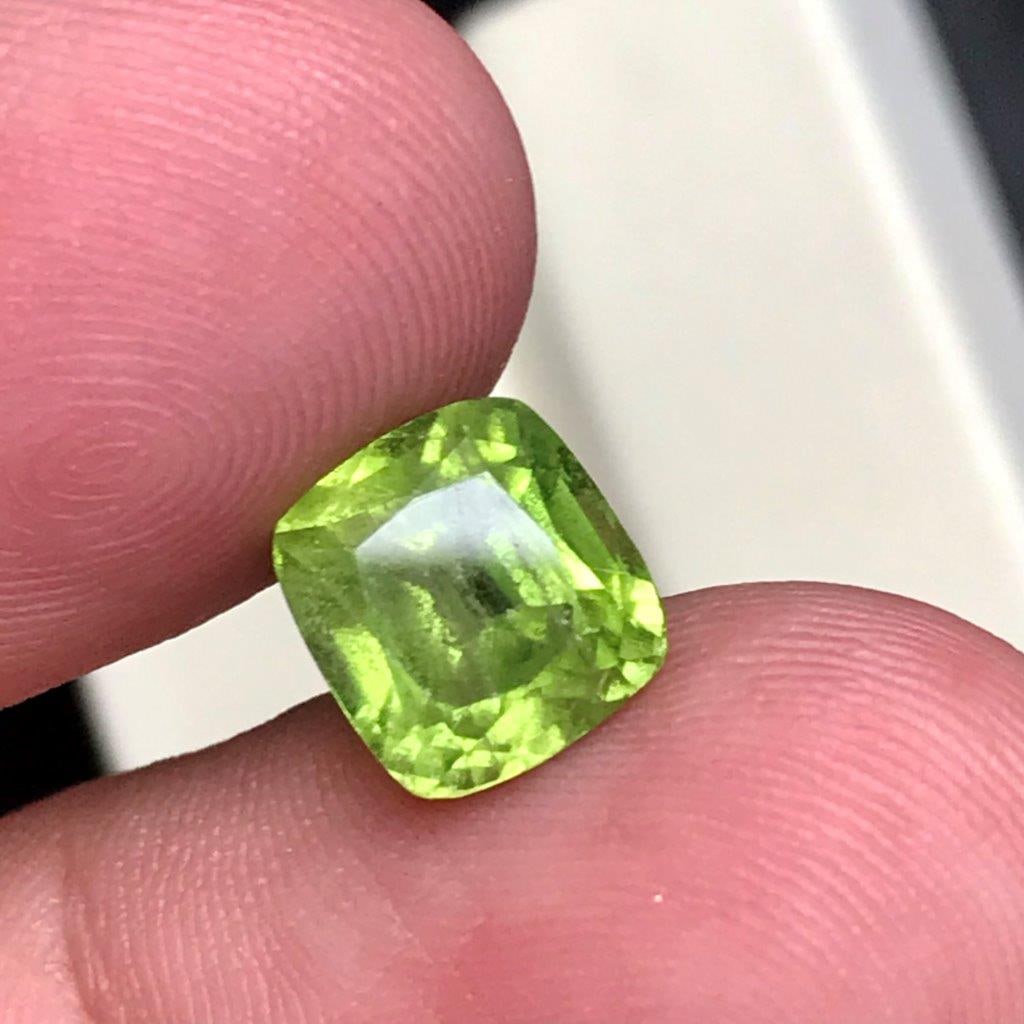 Genuine Natural Peridot Premium Green Faceted Loose Gemstone - 3.50 Carats - 8X8X6 mm: Genuine Natural Peridot Premium Green Faceted Loose Gemstone - 3.50 Carats - 8X8X6 mm