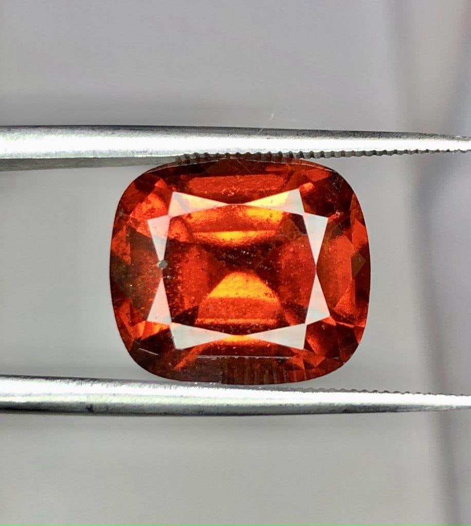 7.20 Carats Beautiful Hessonite Garnet Gemstone - 12X11X7 mm: 7.20 Carats Beautiful Hessonite Garnet Gemstone - 12X11X7 mm Choose design of your own and we will make it for youWe accept custom order in Sterling Silver, Gold and Platinum in WholeSale