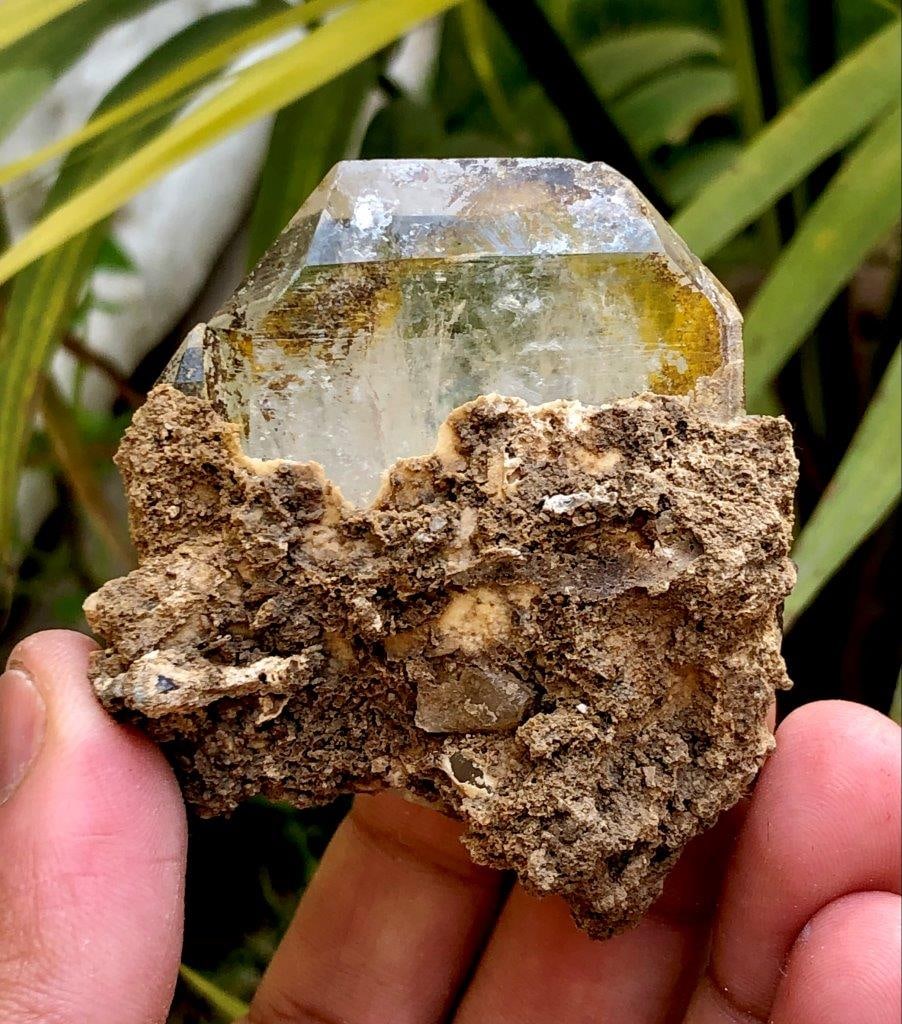 Quartz Crystal On Matrix - 88 Grams - 62X52X42 mm: Quartz Crystal On Matrix - 88 Grams - 62X52X42 mmShipping Rate: $23.00 .shipping rates are determined by Parcel weight and destination.Combined shipping: We offer combine shipping on multiple items pu