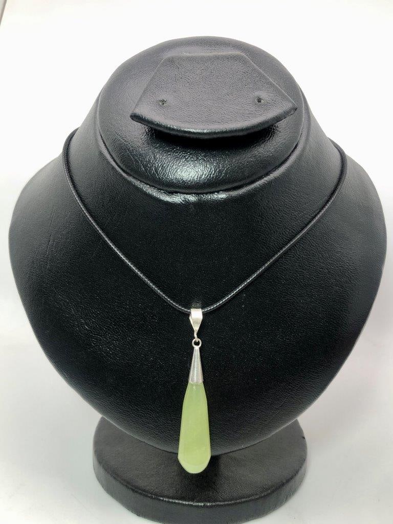 Natural Serpentine Pendant Beautiful Green Gemstone Crystal Jewelry: Natural Serpentine Pendant Beautiful Green Gemstone Crystal JewelryShipping Rate: $23.00 .shipping rates are determined by Parcel weight and destination.Combined shipping: We offer combine shipping