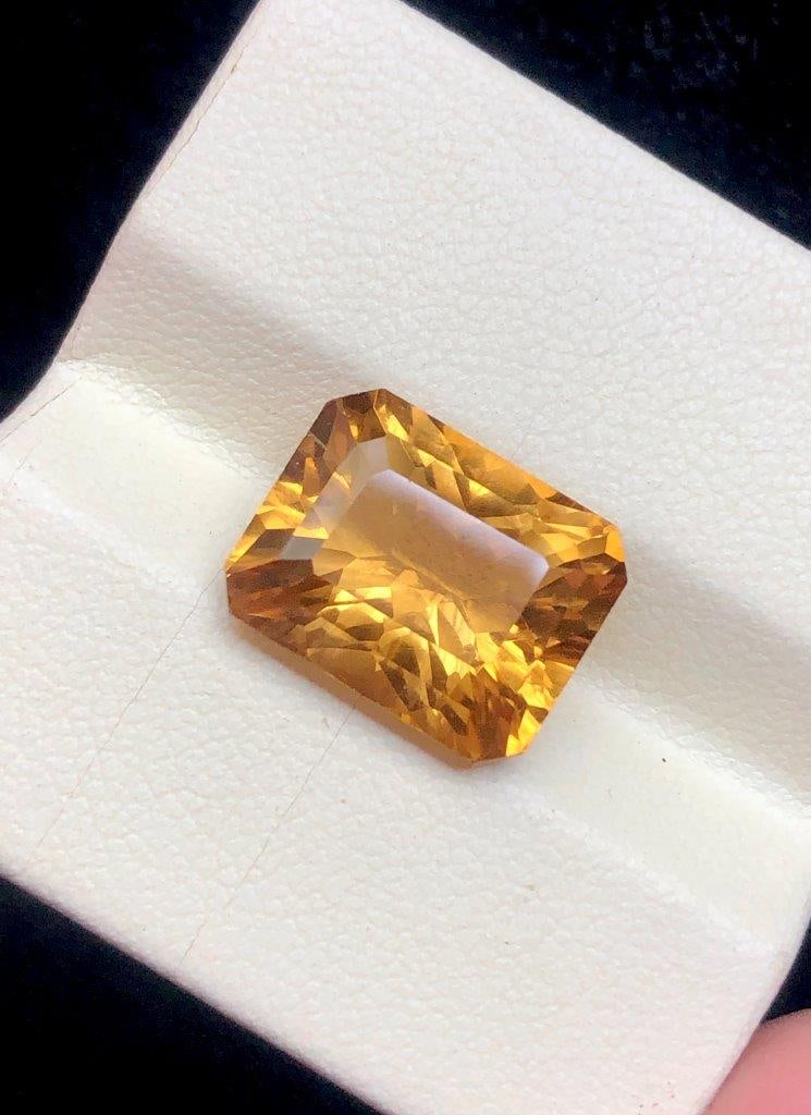 TPZ225 9.55 carats AAA Quality Laser cut Citrine Quartz 15?12?8 mm: TPZ225 9.55 carats AAA Quality Laser cut Citrine Quartz 15?12?8 mm SHIPPING: 23$