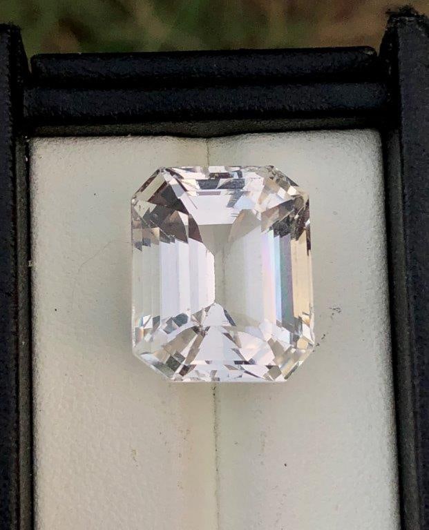 26.15 Carats Natural Morganite Gemstone - 19X16X13 mm (1 of 3)