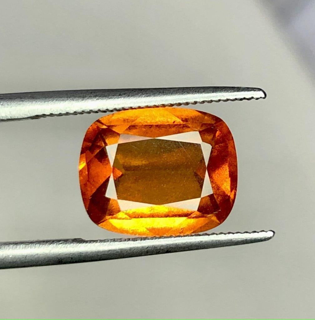2.95 Carats Natural Hessonite garnet Gemstone - 10X8X4 mm: 2.95 Carats Natural Hessonite garnet Gemstone - 10X8X4 mmShipping: