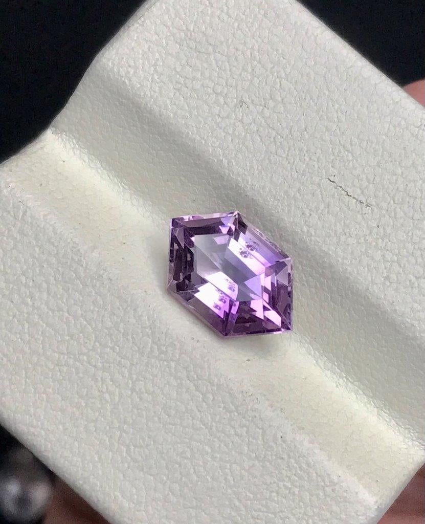 3.50 Carats Natural Amethyst Loose Gemstone - 13X9X6.5 mm: 3.50 Carats Natural Amethyst Loose Gemstone - 13X9X6.5 mmShipping: