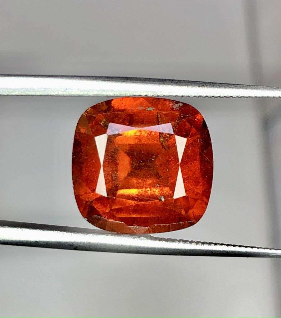 7.30 Carats Hessonite Garnet Gemstone - 12X12X7 mm: 7.30 Carats Hessonite Garnet Gemstone - 12X12X7 mmShipping Rate: $15.00 .shipping rates are determined by Parcel weight and destination.Combined shipping: We offer combine shipping on multiple items p