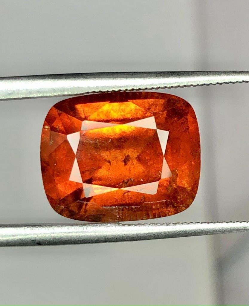 8.30 Carats Natural Hessonite Garnet Gemstone - 12.5X11X8 mm (1 of 7)
