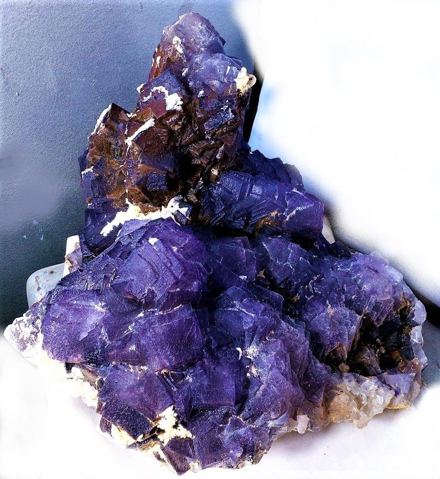 36 Kg Huge size Cubic Fluorite Mineral: 36 Kg Huge size Cubic Fluorite MineralShipping rates are determined by Parcel weight and destination.Combined shipping: We offer combine shipping on multiple items purchased to reduce shipping cost.