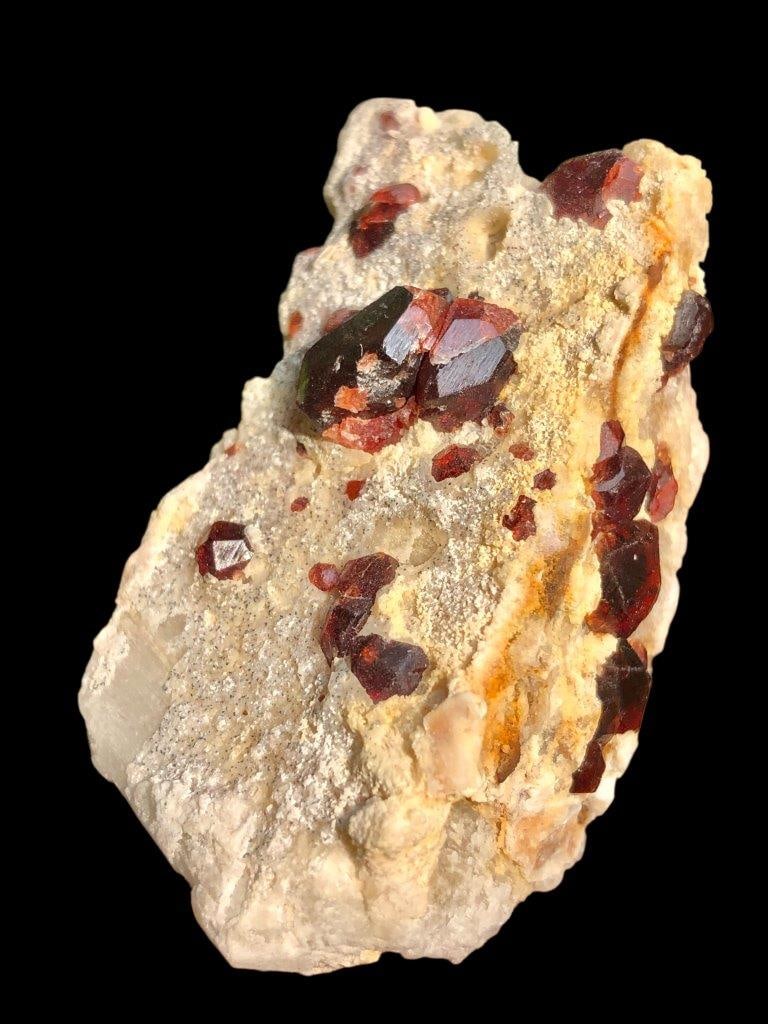 63 Grams Natural Garnet Crystals with Mother Rock - 55X28X28 mm: 63 Grams Natural Garnet Crystals with Mother Rock - 55X28X28 mm Shipping Rate: FREE SHIPPING .shipping rates are determined by Parcel weight and destination.Combined shipping: We offer combine shippin