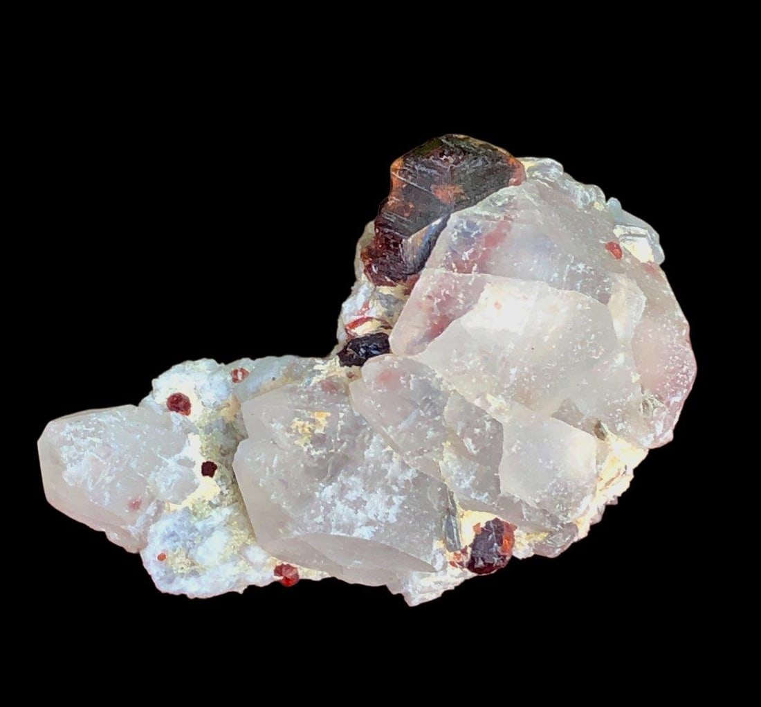 42 Grams Natural Garnet Crystals with Quartz Red Garnet Mineral Specimen - 55X36X26 mm: 42 Grams Natural Garnet Crystals with Quartz Red Garnet Mineral Specimen - 55X36X26 mm Shipping Rate: FREE SHIPPING .shipping rates are determined by Parcel weight and destination.Combined shipping: W